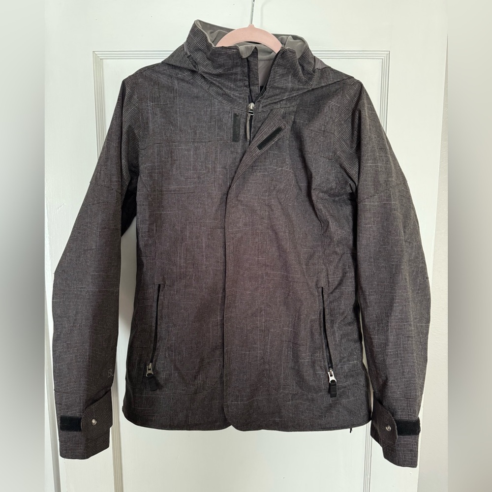 Burton light weight ski/snowboard jacket - size medium